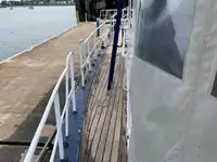 قارب طيار للبيع