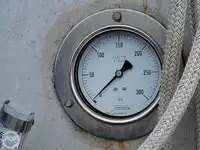 قارب نجاة للبيع