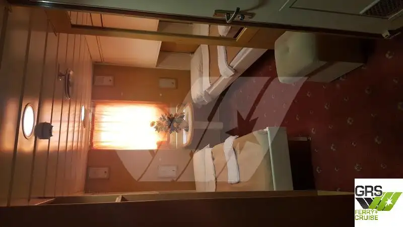 سفينة نقل بضائع بالمركبات (Ro-Ro) للبيع