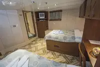 سفينة سياحية للبيع