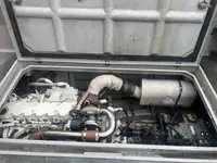 قارب مزدوج الهيكل للبيع