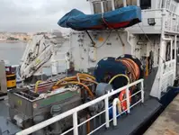 قوارب العمل للبيع