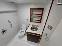 قارب طيار للبيع