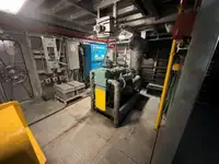 قارب طاقم للبيع