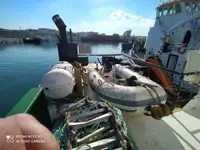 قوارب العمل للبيع