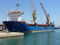 سفينة نقل بضائع بالمركبات (Ro-Ro) للبيع
