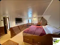 سفينة سياحية للبيع