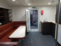 قارب طيار للبيع