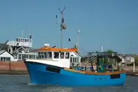 زوارق العمل للبيع