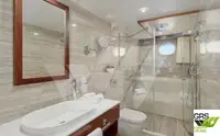 سفينة سياحية للبيع