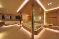 سفينة سياحية للبيع