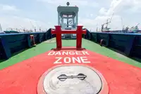 قوارب العمل للبيع
