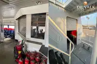 قارب مزدوج الهيكل للبيع
