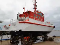 قارب إرشادي للبيع