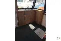 قارب مزدوج الهيكل للبيع