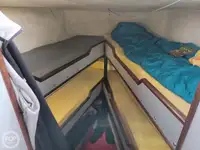 قارب نجاة للبيع