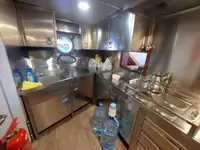 قوارب العمل للبيع