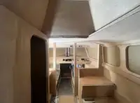 قوارب العمل للبيع