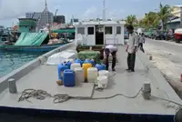 قارب طاقم للبيع
