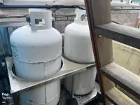 قارب مزدوج الهيكل للبيع