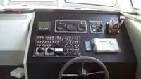 قوارب العمل للبيع