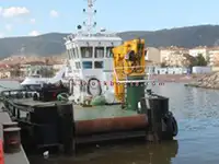 سفينة سحب للبيع