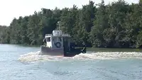 قوارب العمل للبيع