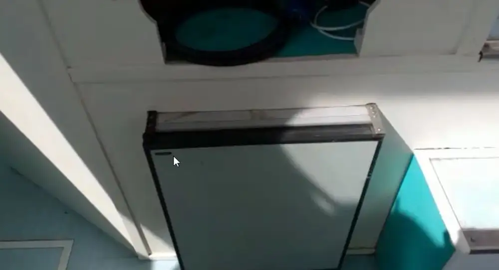قارب طاقم للبيع