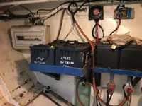 قوارب العمل للبيع