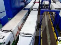 سفينة نقل بضائع بالمركبات (Ro-Ro) للبيع