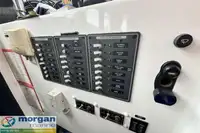 قوارب العمل للبيع