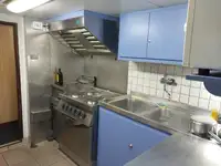 سفينة حاويات للبيع