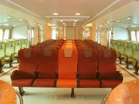 سفينة عبّارة للبيع