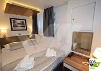 سفينة سياحية للبيع