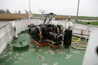 قوارب العمل للبيع