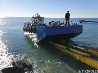 قوارب العمل للبيع