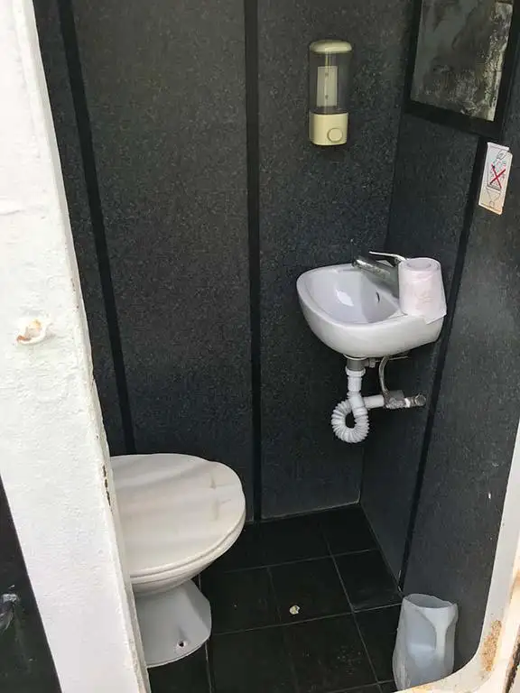 قوارب العمل للبيع