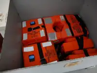 قوارب العمل للبيع
