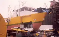 زورق السحب للبيع