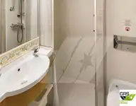 سفينة سياحية للبيع