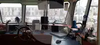 حاملة الأسماك الحية للبيع