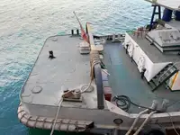 قوارب العمل للبيع