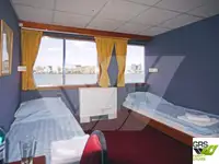 سفينة سياحية للبيع