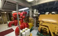 قارب طاقم للبيع