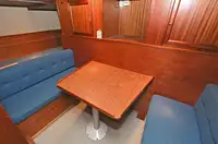 قارب إطفاء للبيع