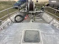قوارب العمل للبيع