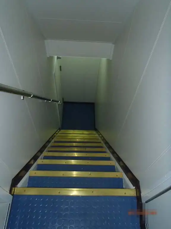 سفينة سحب للبيع