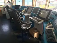 سفينة بحثية للبيع