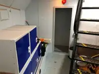 قارب طاقم للبيع
