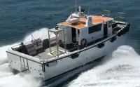 قارب طاقم للبيع